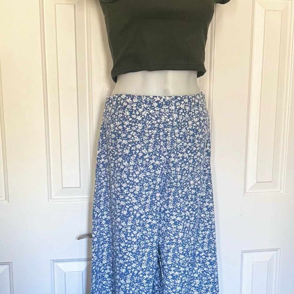 NWOT SIZE S SHEIN SMALL Floral Blue Wide-Leg Pants - Picture 3 of 7